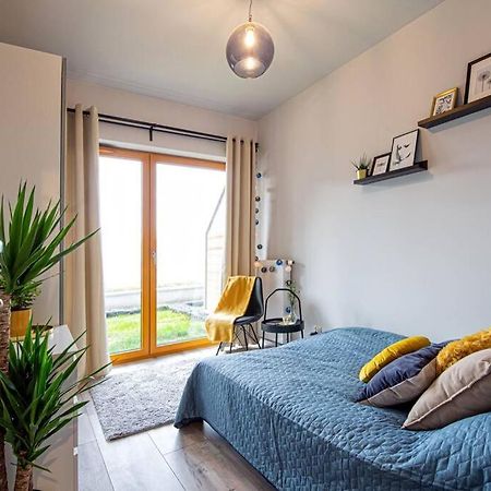 Apartament With Garden Bezplatny Parking !!! Krasków Exterior foto